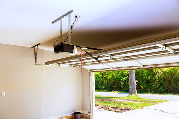 Top rated local Garage Door specialists in Weston, MO